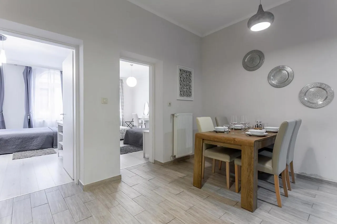 בודפשט Goldcentral Apartment Grand Boulevard הונגריה